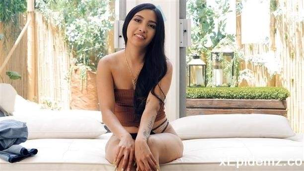 Paulina - Persistent And Determined Latina (2021/NetVideogirls/SD)