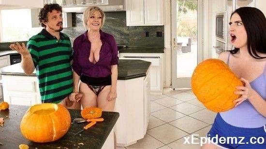 Dee Williams - Sneaky Pumpkin (2021/Milfed/SD)