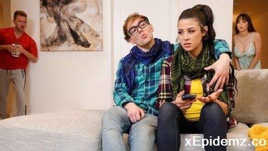 Lexi Luna, Kylie Rocket - Hipsters Get Schooled (2022/BrazzersExxtra/SD)