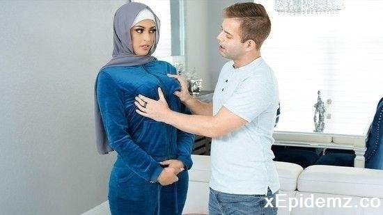 Sophia Leone - A Quick Learner (2022/HijabHookup/HD)