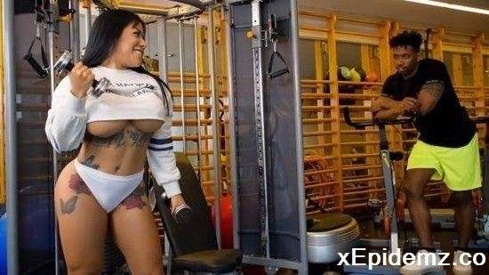 Latin Beauty Power Rack - Brazzers Exxtra (2022/BrazzersExxtra/HD)