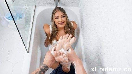Gizelle Blanco - Filthy Filthy Feet (2022/BrazzersExxtra/SD)