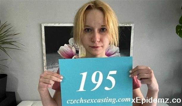 Sweetie Plum - You Are Not A Type Of Photo Model (2022/CzechSexCasting/SD)