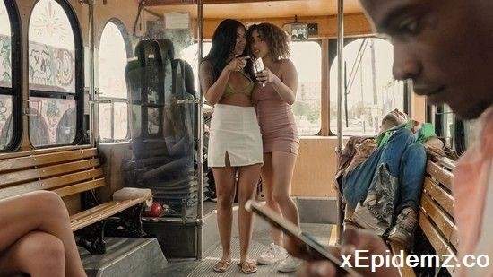 Kira Perez, Ameena Greene - The Fucking Public Bus Threesome (2022/RKPrime/SD)