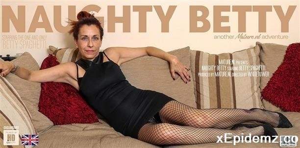 Betty Spaghetti - Naughty Cougar Betty Spaghetti Is Getting Wet And Wild When Shes Alone (2022/Mature/FullHD)