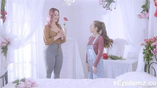 Spencer Bradley, Siri Dahl - Flower Delivery (2022/GirlsWay/FullHD)