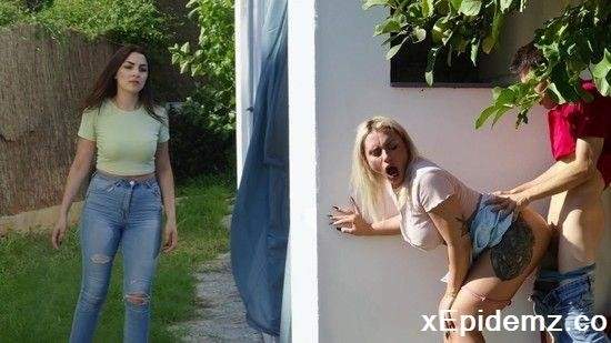 Scarlett Wild - Meet Me In The Shed (2022/SneakySex/SD)