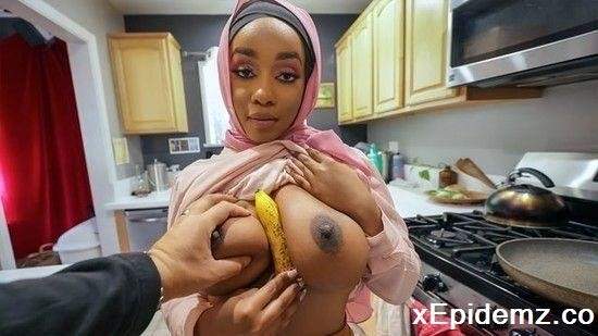 Lily Starfire - You Silly American (2022/HijabHookup/HD)