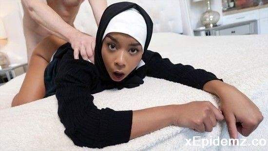 Freya Kennedy - Not Like A Carrot At All (2023/HijabHookup/HD)