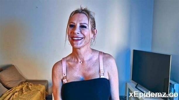 Victoria Nova - Victoria, 47, Wanted To Be Warmed Up... (2023/JacquieEtMichelTV/FullHD)