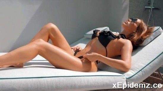 Luxury Girl - Sun-Kissed Pussy (2023/TeamSkeetXLuxuryGirl/HD)