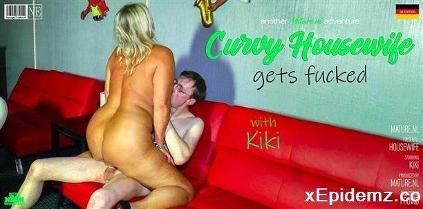 Kiki R - Curvy Blonde Housewife Kiki Gets Fucked On The Couch (2023/Mature/FullHD)