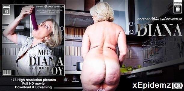 Diana - Shaved Blonde Milf Diana Loves To Please Herself With A Dildo In The Kitchen (2023/Mature/FullHD)