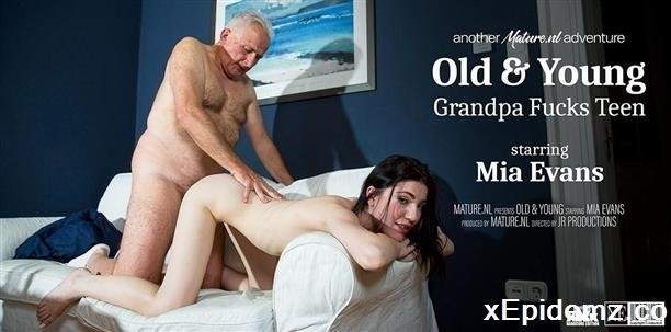 Mia Evans - 19 Year Old Girl Mia Evans Has Sex With An Old Grandpa (2023/Mature/FullHD)