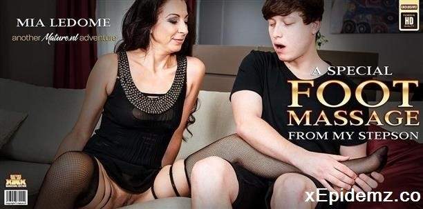 Mia Ledome - Stepmom Mia Ledome Is A Milf That Gets A Special Hardcore Footmassage From Her Stepson (2023/Mature/FullHD)