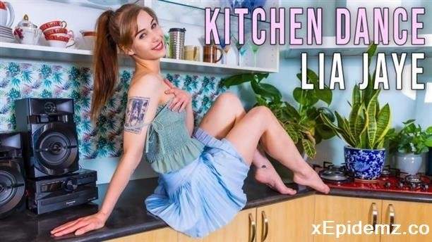 Lia Jaye - Kitchen Dance (2023/GirlsOutWest/FullHD)