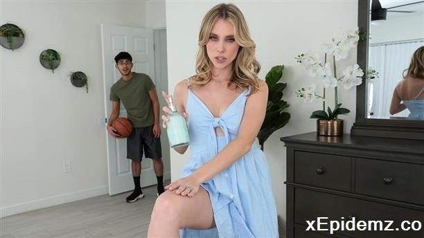 Anya Olsen - Showing Off For Stepmom - S3E5 (2024/MomsBoyToy/FullHD)