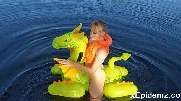 Allaalexinflatable - Alla Hotly Fucks A Rare Inflatable Dragon On The Lake And Wears An Inflatable Vest!!! (2024/Clips4Sale/FullHD)