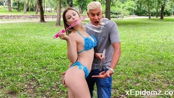 Lily Blossom - Naked Bubble Butt 18 Year Old Lily Blossom Blows Bubbles In The Park (2024/ImmoralLive/FullHD)