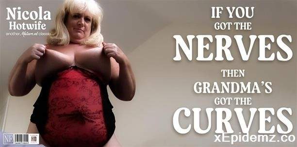 Nicola Hotwife - British, Curvy Grandma Nicola Hotwife Loves To Masturbate At Home In Bed When Shes Alone (2024/Mature/FullHD)