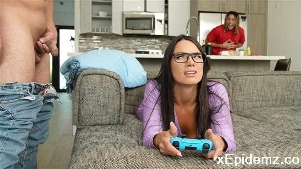 Ivy Ireland - Anal Play For Gamer Bae (2024/CrazyCollegeGFs/FullHD)