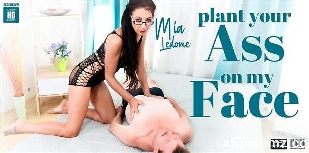 Mia Ledome - Skinny Milf Lia Ledome Places Her Pussy And Ass On Her Facesitting Fetish Loving Neighbor (2024/Mature/FullHD)