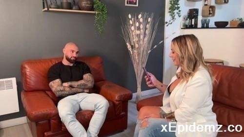 Giulia - Takes Her Interview Further Than Expected (2024/JacquieEtMichelTV/SD)