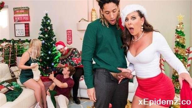 Cherie Deville, Rylee Blake - Milf Pounded With Christmas Joy (2024/BrazzersExxtra/FullHD)